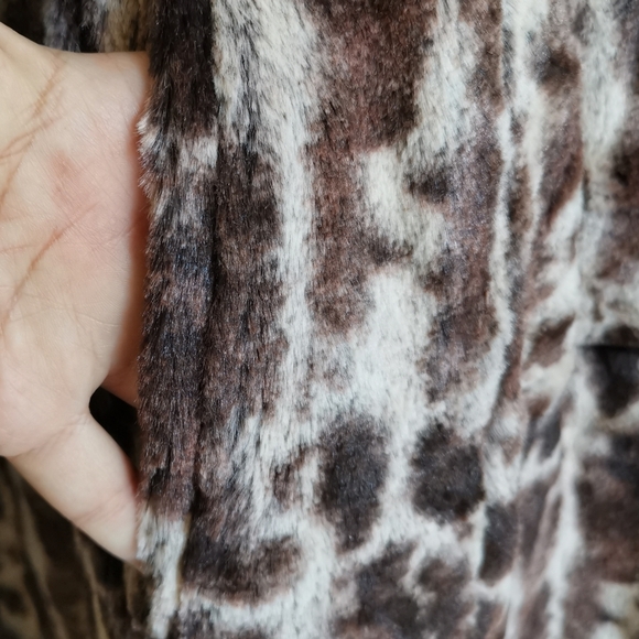 Brown Faux Fur winter coat brown animal print Size M 🆕 - Picture 7 of 14